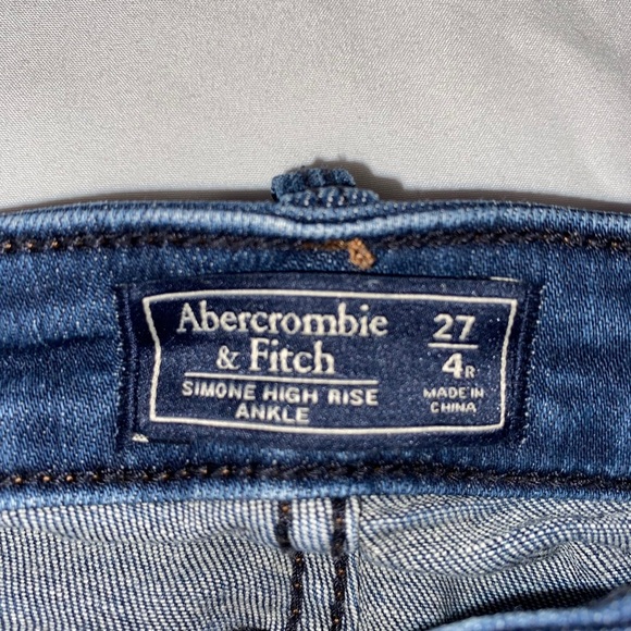 Abercrombie & Fitch blue jeans with side detail - Picture 2 of 2